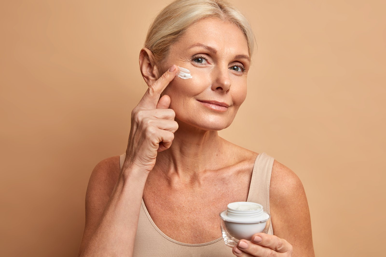 Gentle, fragrance-free eye cream for sensitive under-eye skin